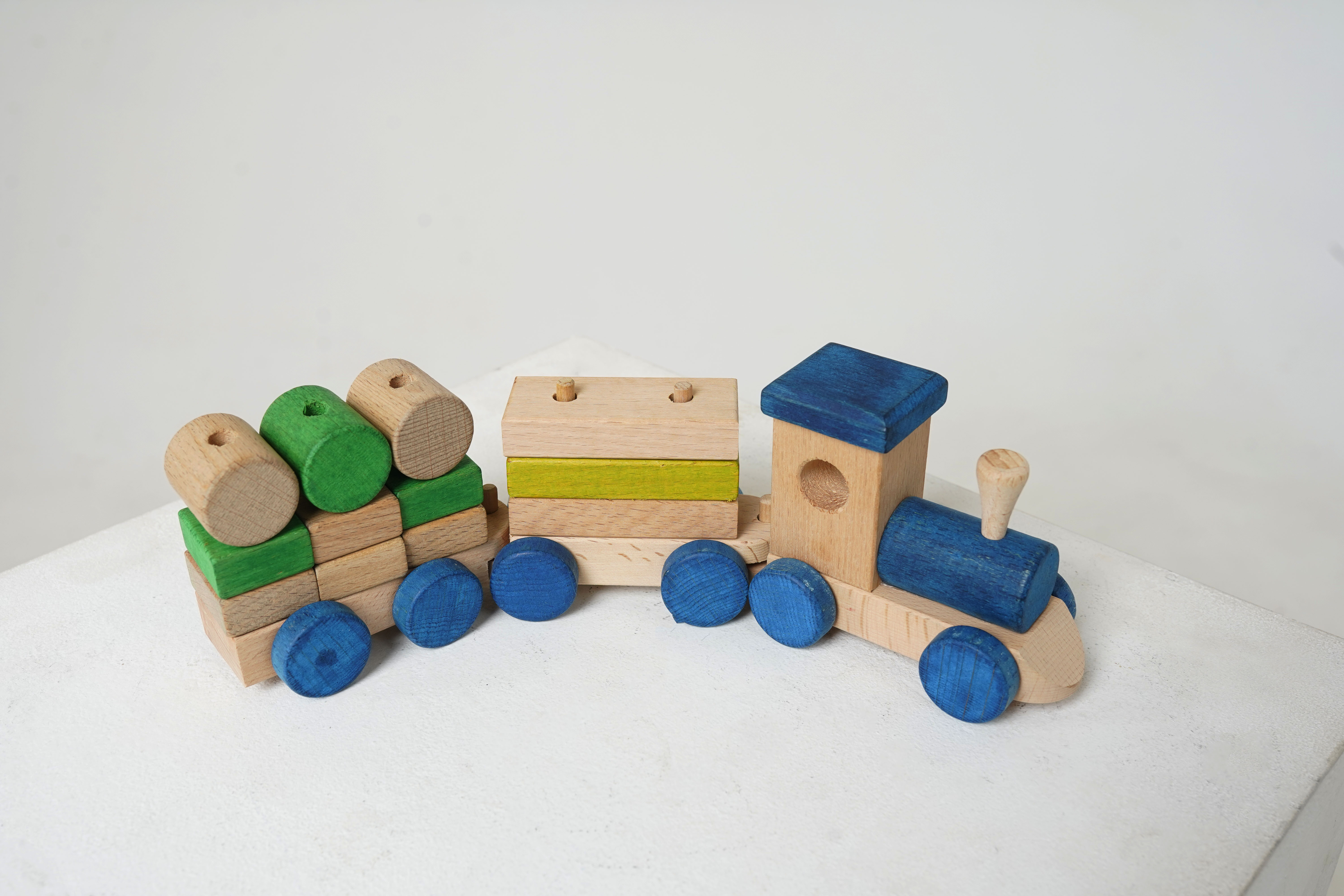 wooden train blu